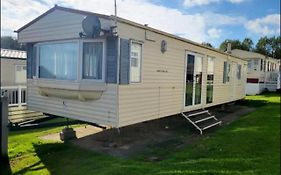 2 Bedroom Caravan With Sea Views