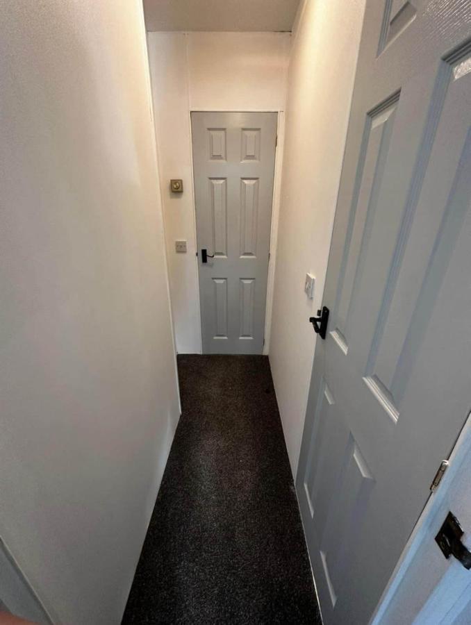 2 Bedroom Caravan With Sea Views Eastchurch Exterior photo